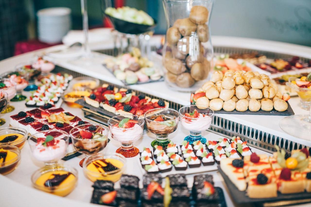 Grand Muthu Forte Do Vale Albufeira Ngoại thất bức ảnh A dessert buffet